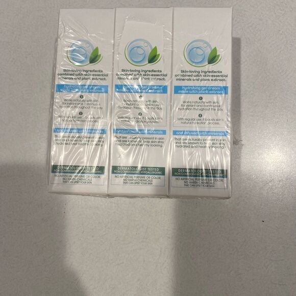 3 Pk. Simple Water Boost Hydrating Gel Cream Face Moisturizer 1.7 Oz Travel Size - Picture 4 of 4